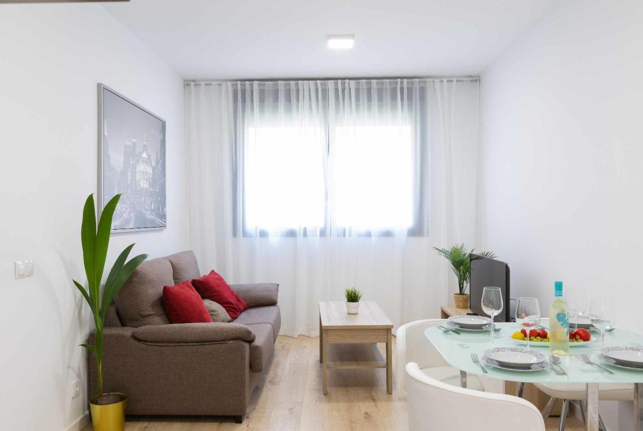 Cosmopolitan Apt & Malaga Beach Екстер'єр фото