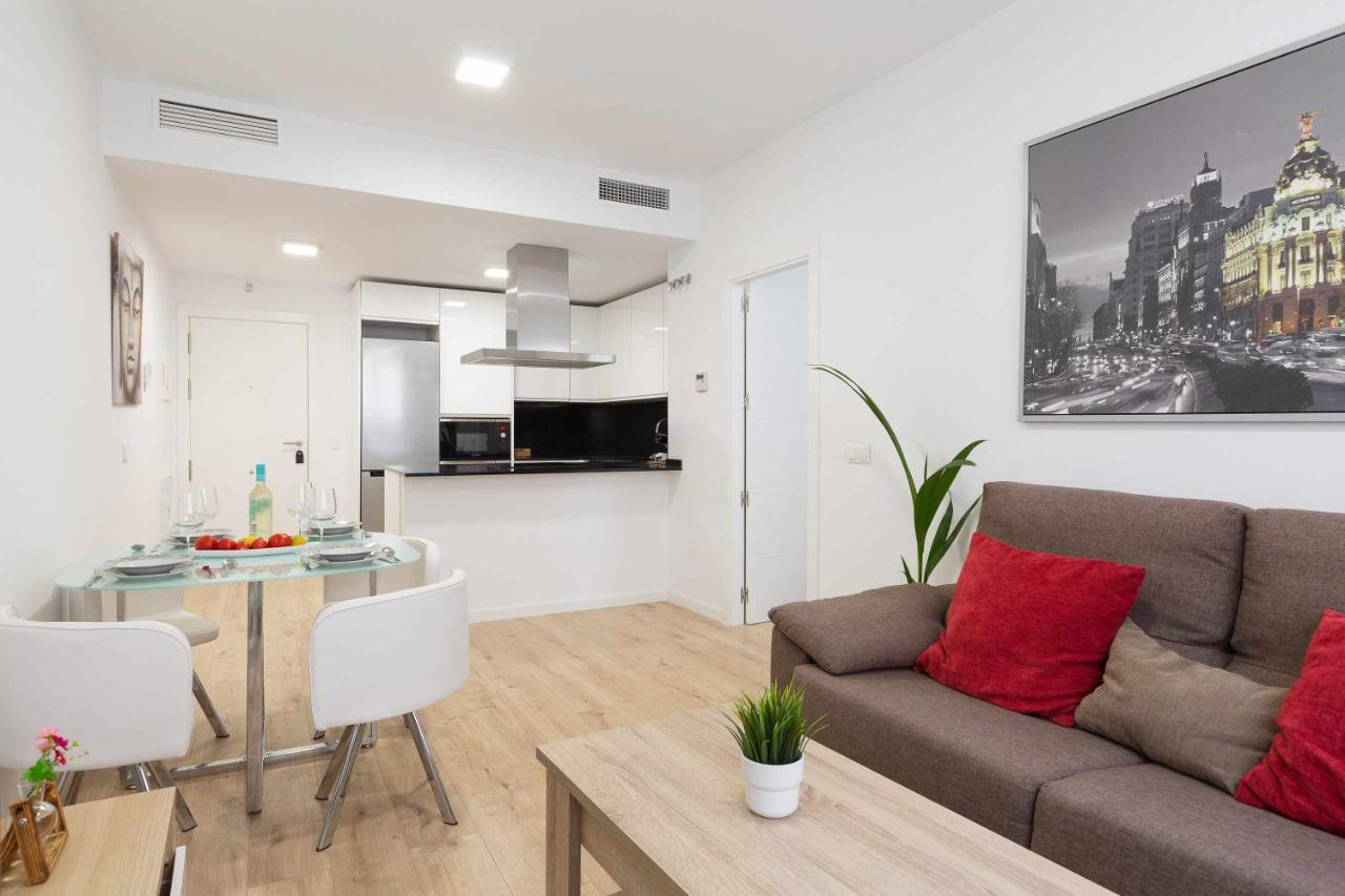 Cosmopolitan Apt & Malaga Beach Екстер'єр фото