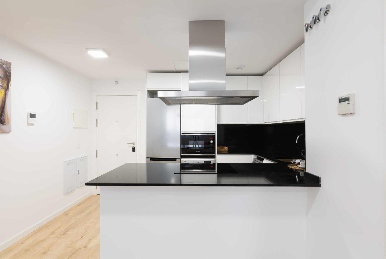 Cosmopolitan Apt & Malaga Beach Екстер'єр фото